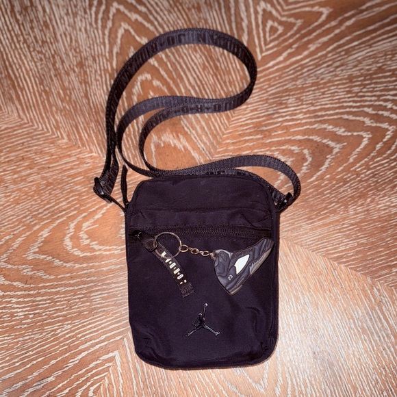 Nike Jordan Airborne Festival Bag - Picture 2 of 10